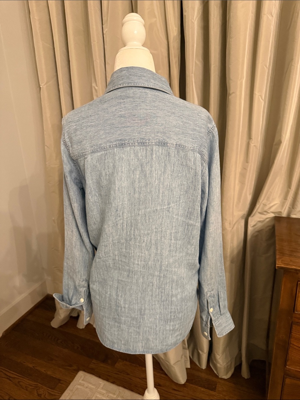 Faherty Light Wash Button-Up Shirt - Pale Blue XS - Picture 3 of 3
